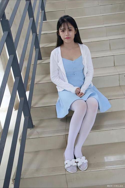 吊带丝袜老师 下载,揭秘吊带丝袜老师的时尚魅力