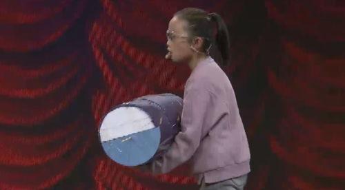 娱乐吃瓜君遛鸟大师是谁,揭秘娱乐吃瓜君背后的神秘人物