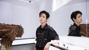 娱乐吃瓜解说声音视频,揭秘娱乐吃瓜界的“声音魔法师”